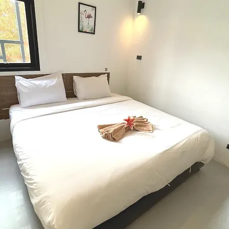Rockstar Beach Apartments Bang Rak Beach  Exterior photo