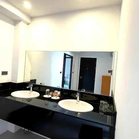 Rockstar Beach Apartments Bang Rak Beach  Exterior photo