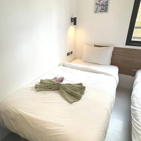 Rockstar Beach Apartments Bang Rak Beach  Exterior photo