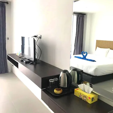 Rockstar Beach Apartments Bang Rak Beach  Exterior photo