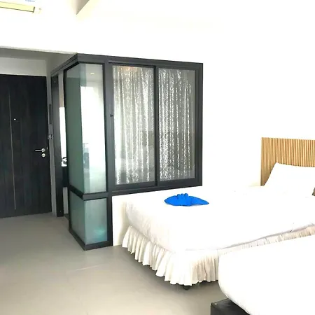Rockstar Beach Apartments Bang Rak Beach  Exterior photo