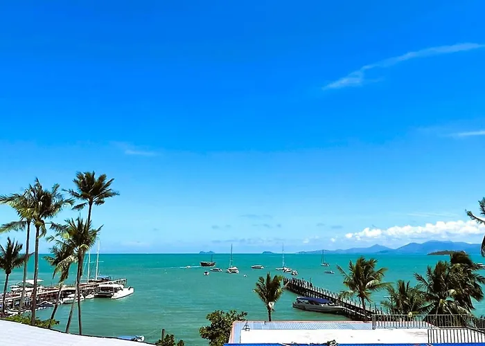 Rockstar Beach Apartments